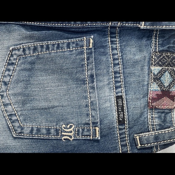 Miss Me Jean Skirt Southwestern Embroidered Aztec High Rise Cotton Denim Size 28 - Picture 4 of 7